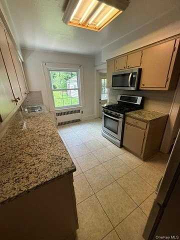 120 Orchard St - Photo 5 of 20
