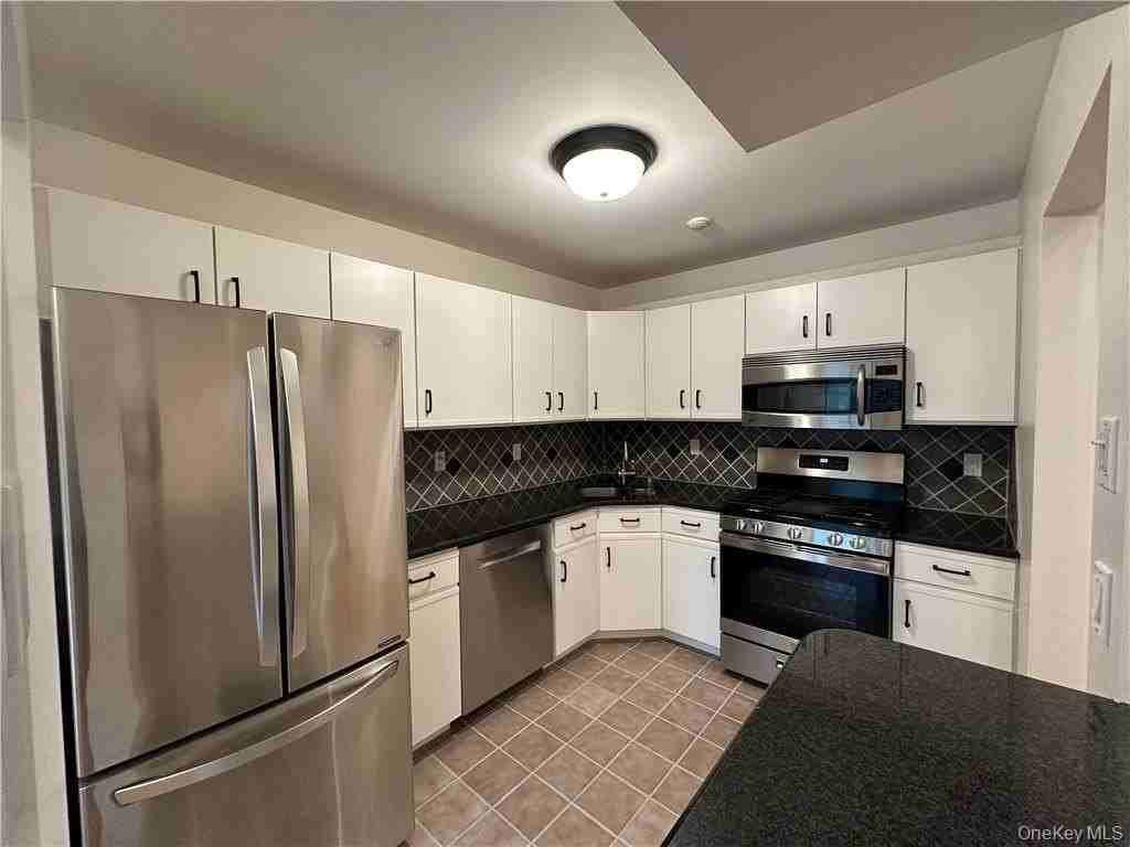 22 Aspen Ct - Photo 7 of 23