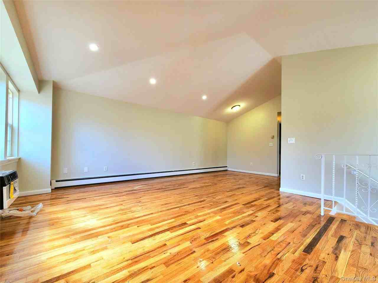 9417 90th Ave #2ndFL - Photo 6 of 22
