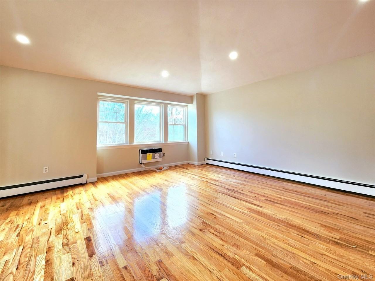 9417 90th Ave #2ndFL - Photo 7 of 22