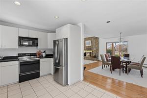 featured image of 18 S Harbor Dr