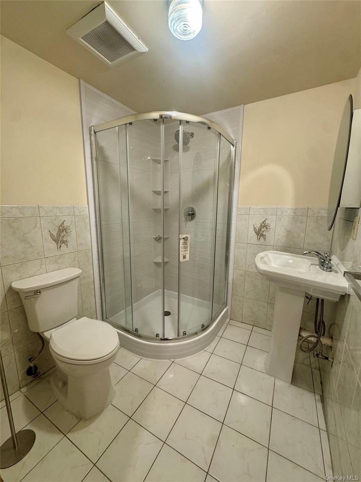 225 W 21st St - Photo 7 of 7