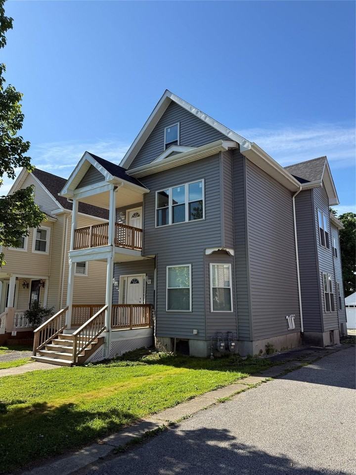 228 Mansion St - Photo 2 of 10