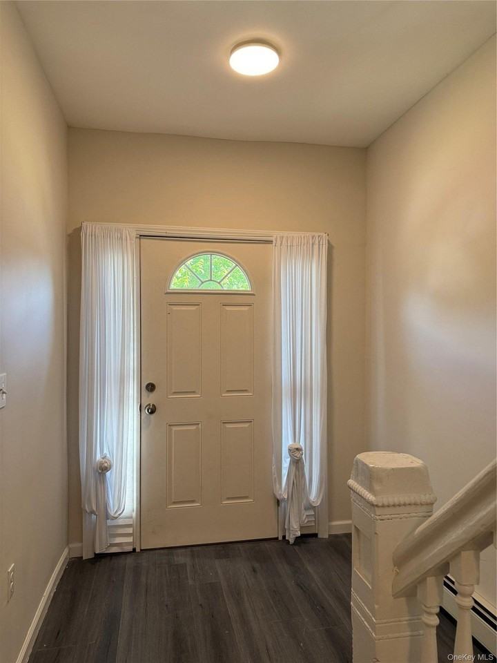 228 Mansion St - Photo 3 of 10