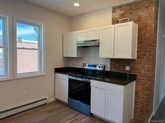 228 Mansion St - Photo 6 of 10