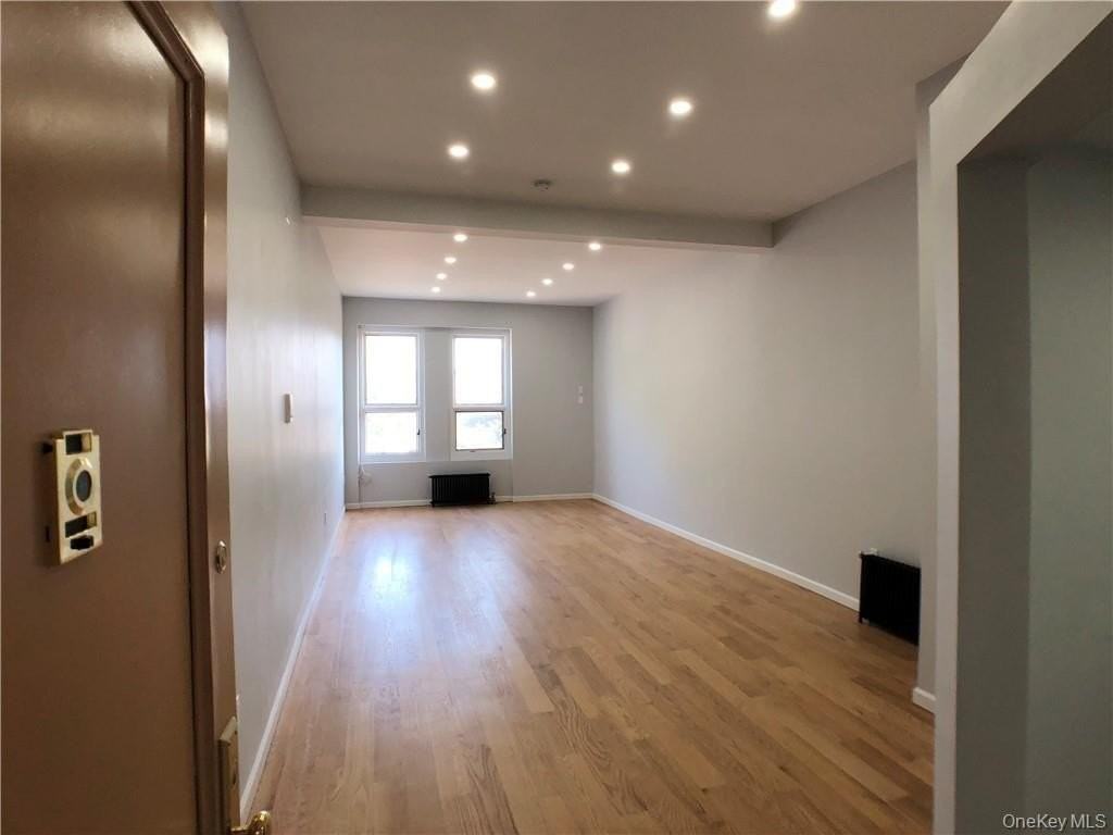 168 Myrtle Blvd #B - Photo 2 of 11