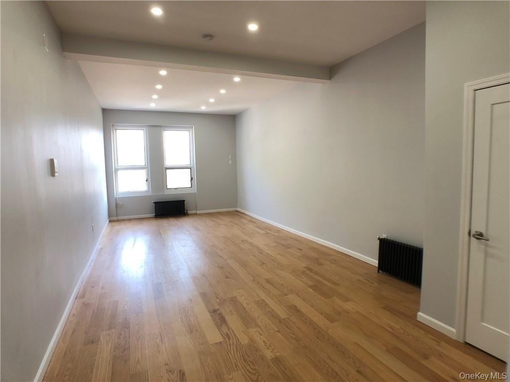 168 Myrtle Blvd #B - Photo 3 of 11