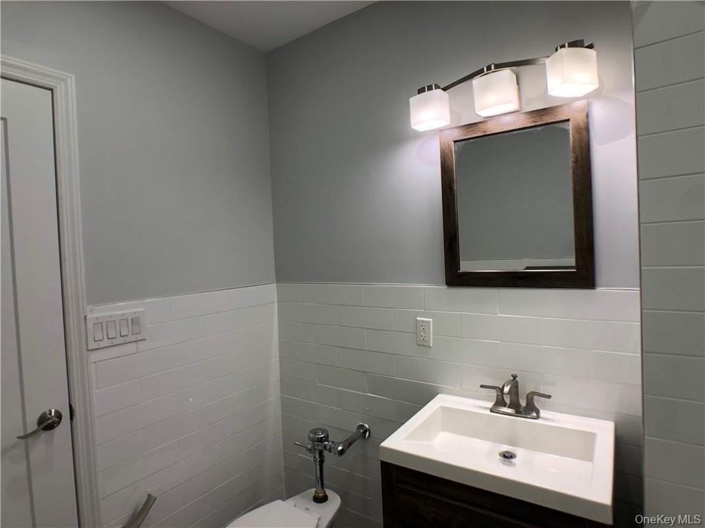 168 Myrtle Blvd #B - Photo 5 of 11