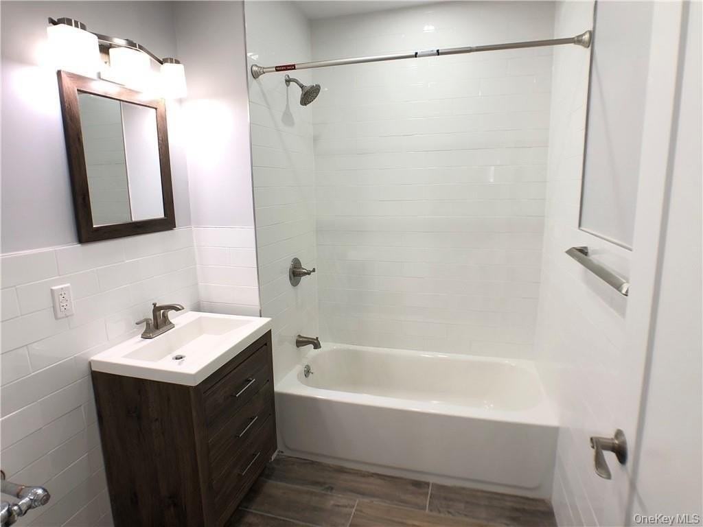 168 Myrtle Blvd #B - Photo 6 of 11