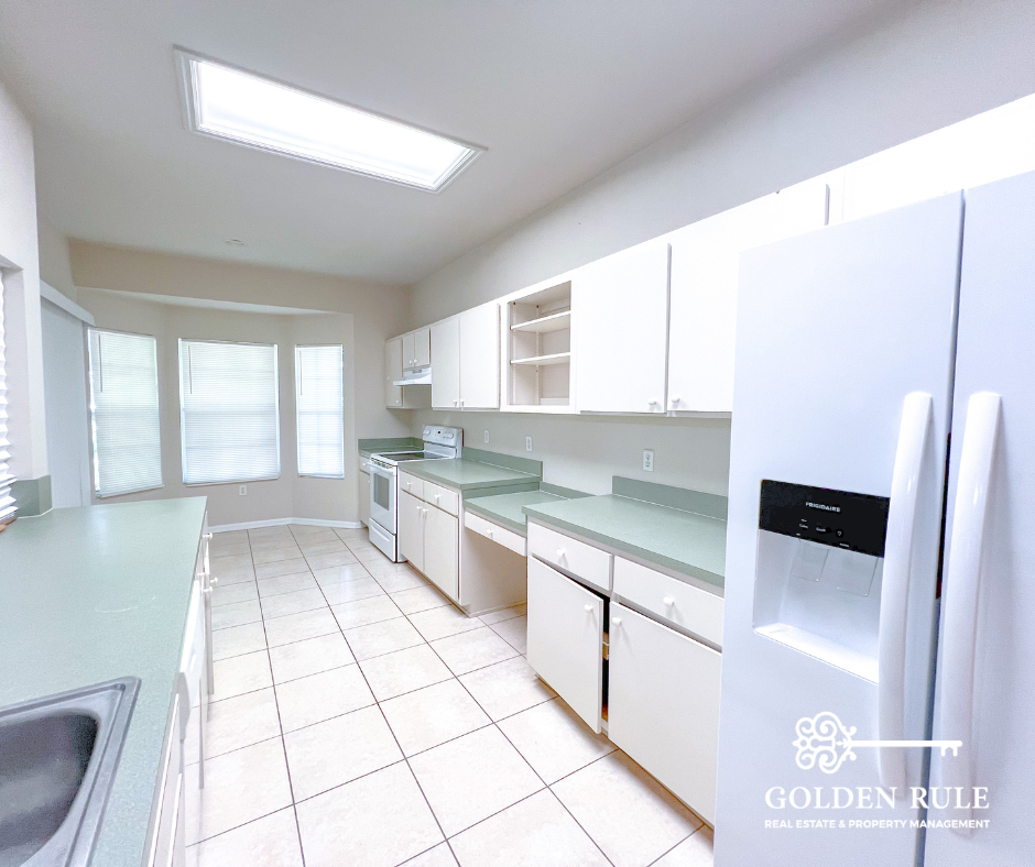 4332 Nw 34th Dr #1 - Photo 5 of 18