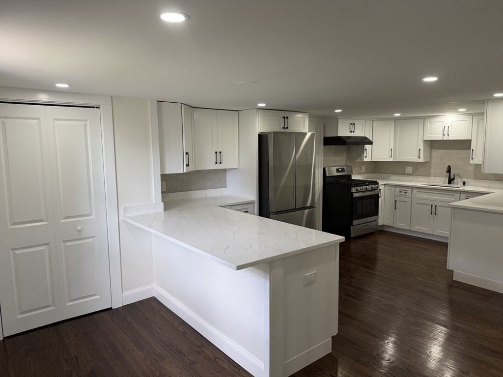 9 Glen Ave #A - Photo 2 of 17