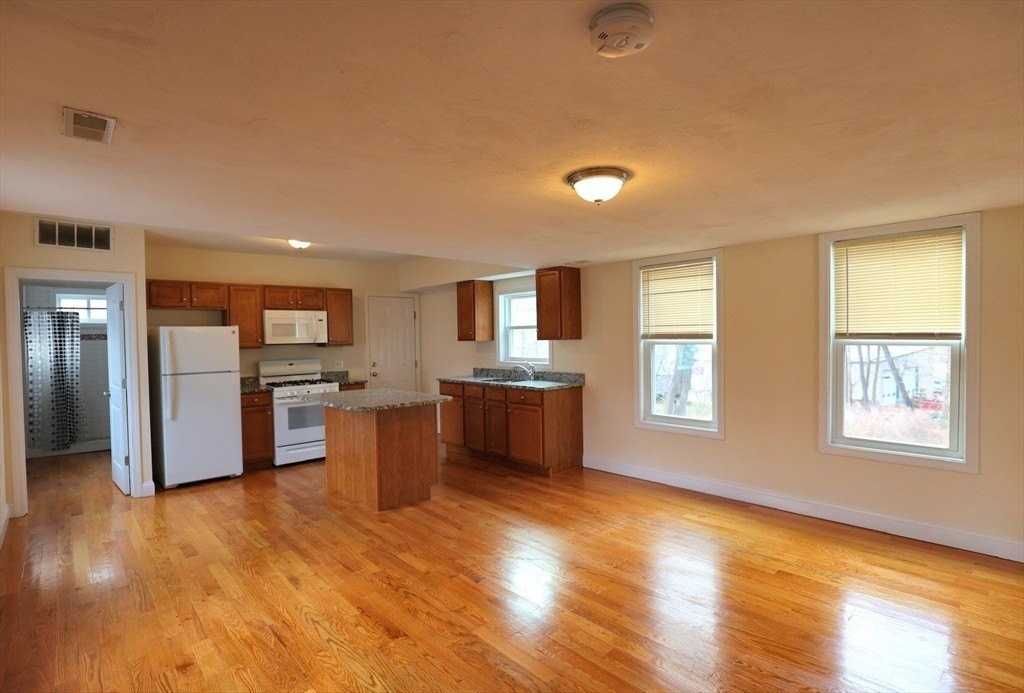 62 Lincoln St #2 - Photo 6 of 8