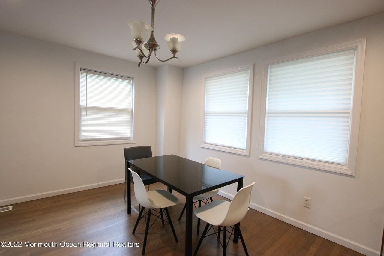 142 Delaware Ave - Photo 4 of 11