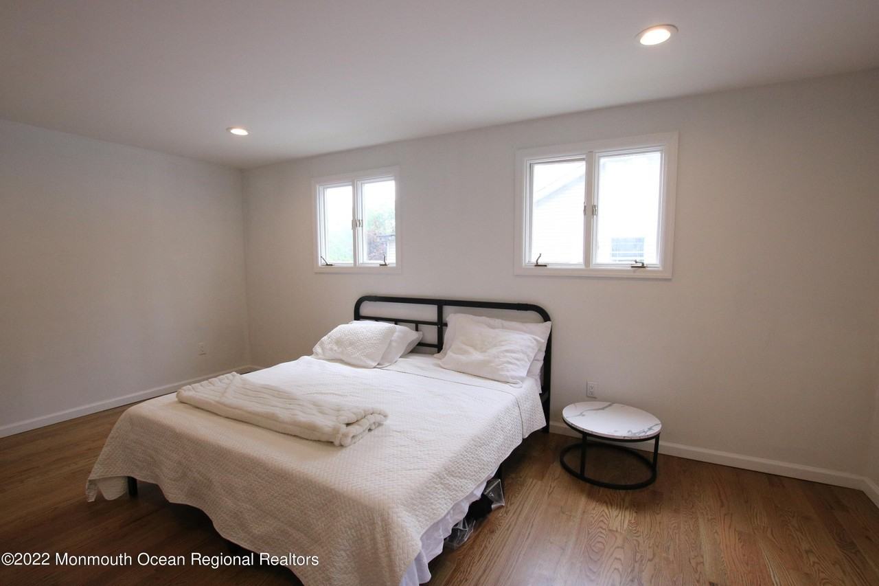 142 Delaware Ave - Photo 5 of 11