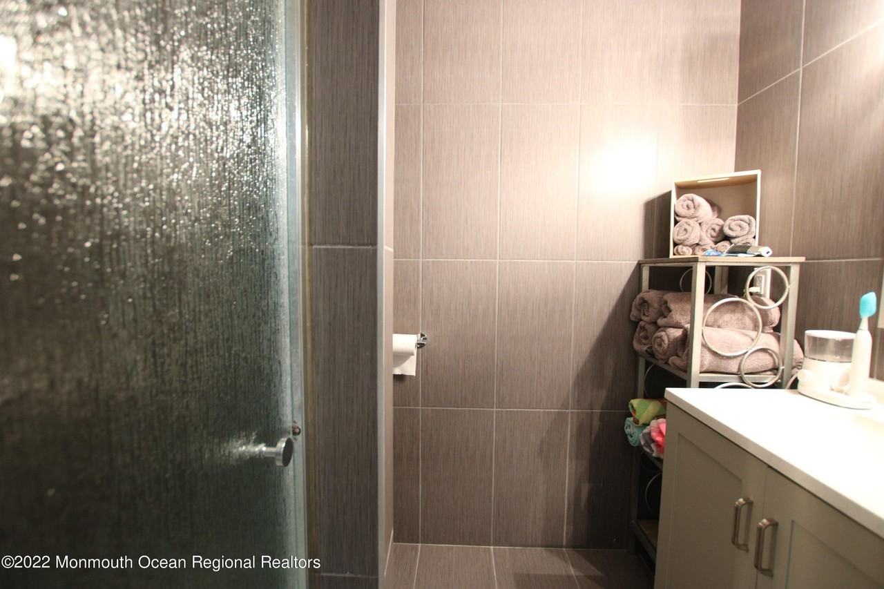 142 Delaware Ave - Photo 6 of 11