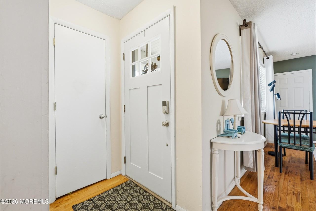 81 Berry Pl - Photo 2 of 21