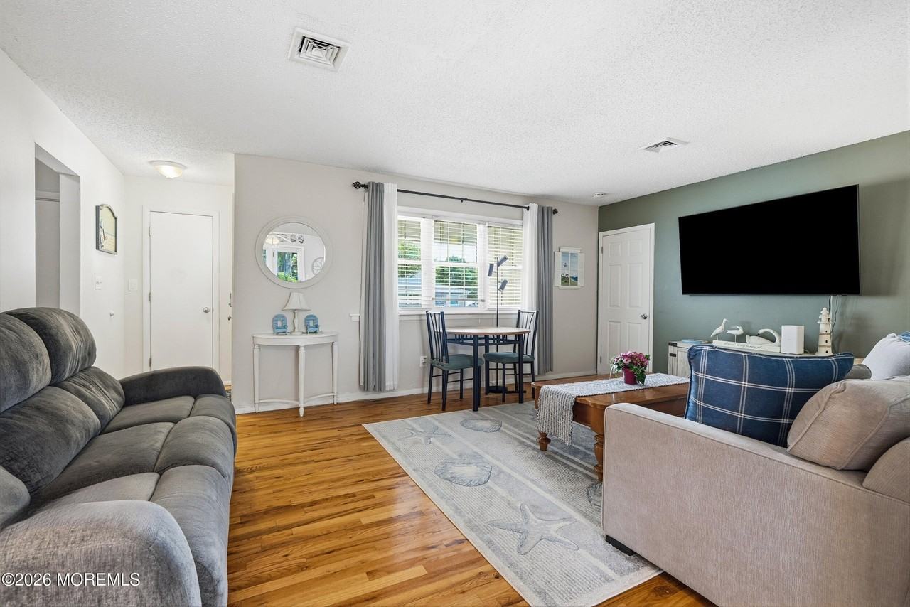 81 Berry Pl - Photo 5 of 21