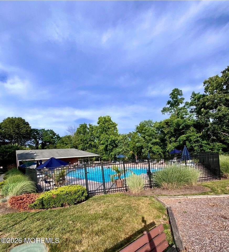 2 Elizabeth Ct - Photo 4 of 35
