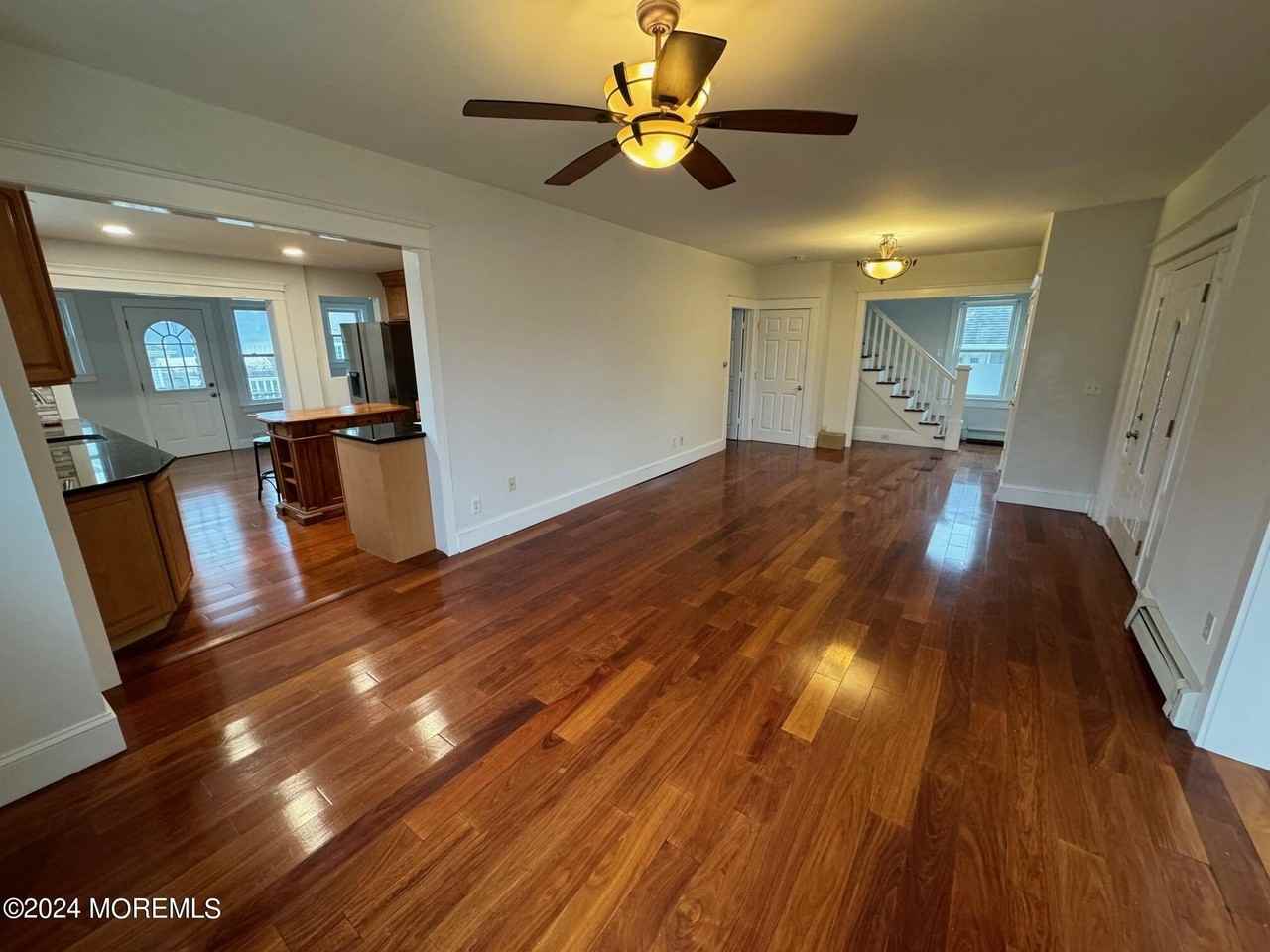 503 Forman Ave - Photo 4 of 18