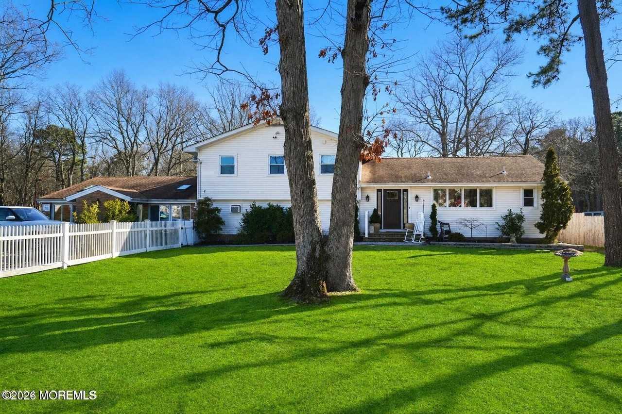437 Adamston Rd - Photo 4 of 37