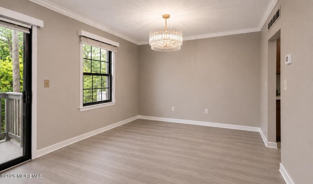 8 Hialeah - Photo 3 of 10
