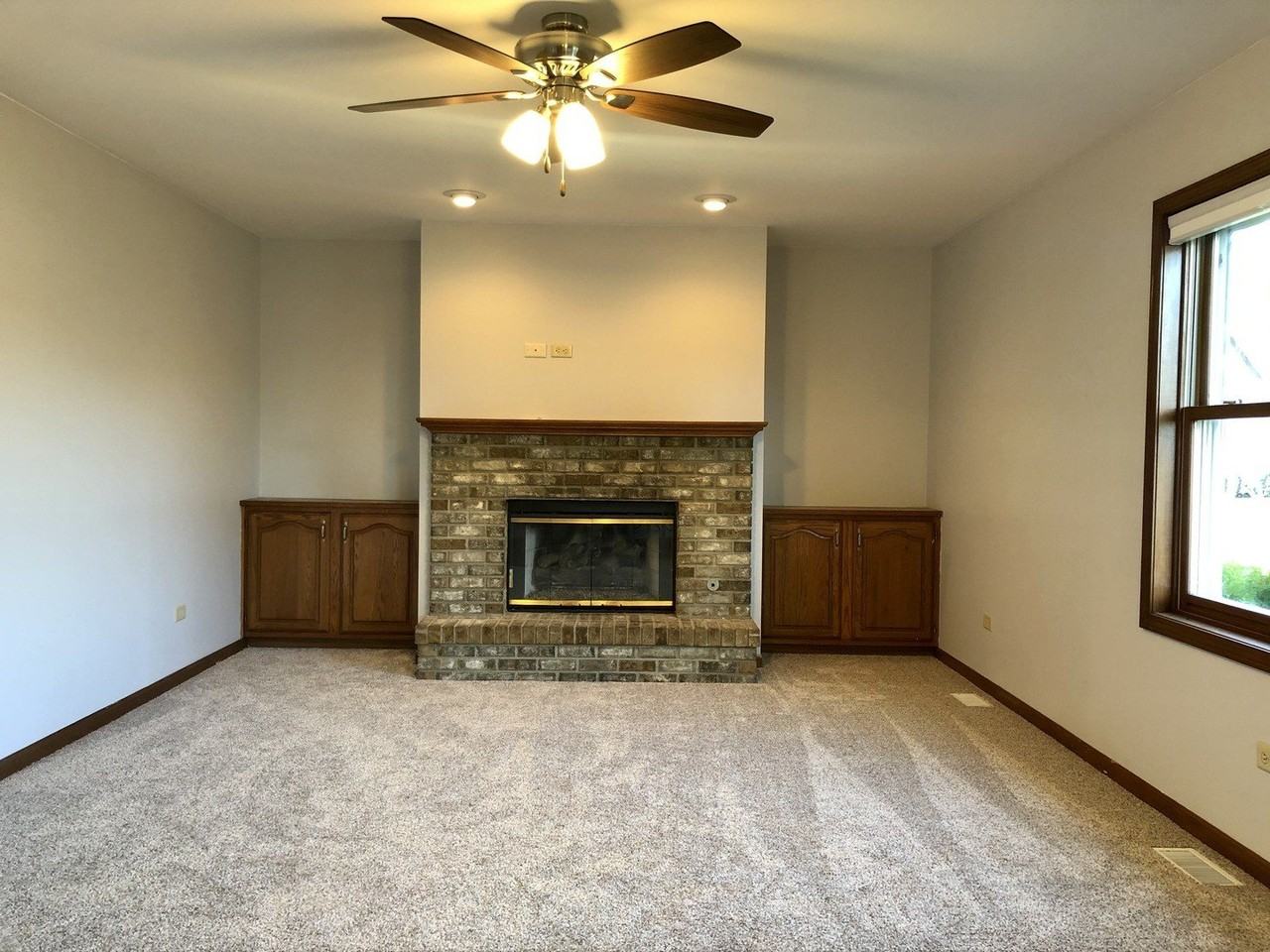 677 Sacramento Ct - Photo 2 of 18