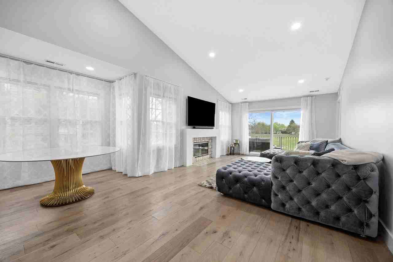 1504 Aberdeen Ct #1504 - Photo 7 of 31