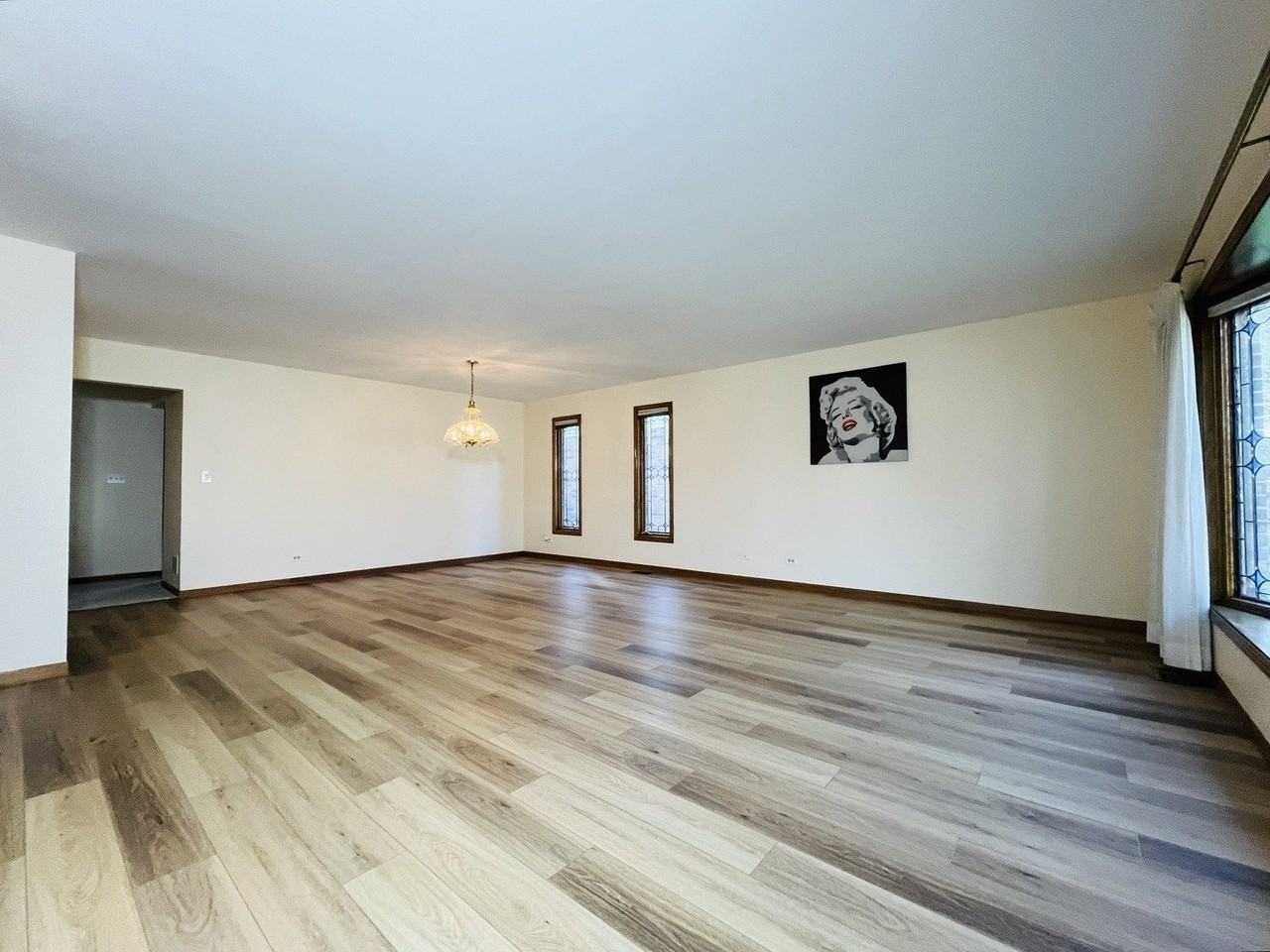 1483 Heather Ln - Photo 5 of 39
