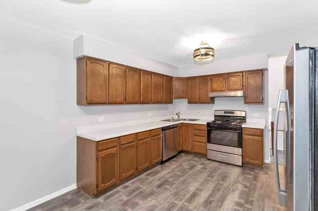 708 Michigan Ave - Photo 2 of 24