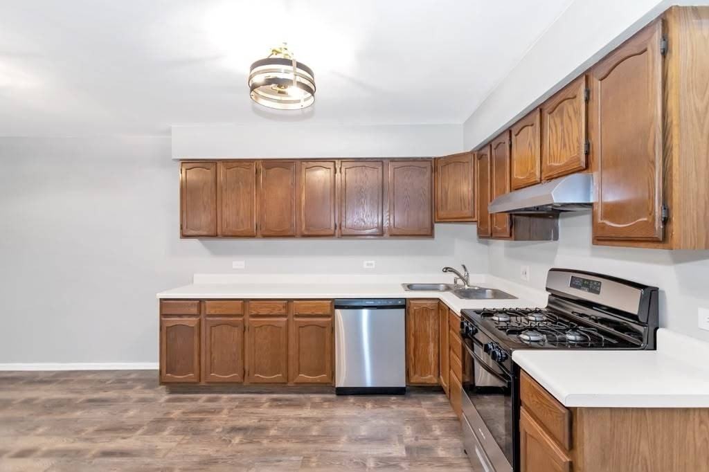 708 Michigan Ave - Photo 5 of 24