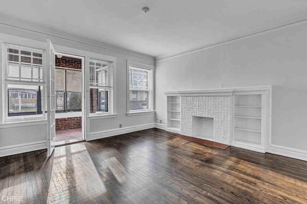 1942 W Farwell Ave #1W - Photo 3 of 16