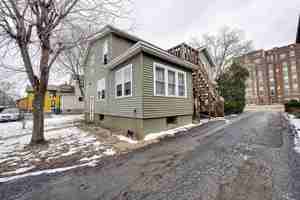 featured image of 426 N Lake St #3