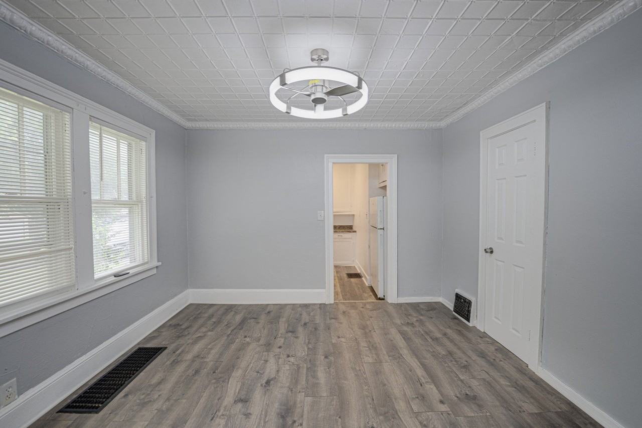 426 N Lake St #3 - Photo 7 of 12