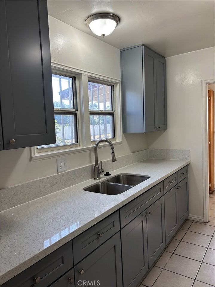 3097 N G St - Photo 4 of 8