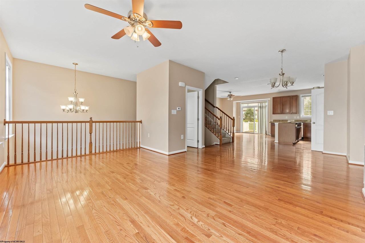 415 Saint Andrews Dr - Photo 5 of 32
