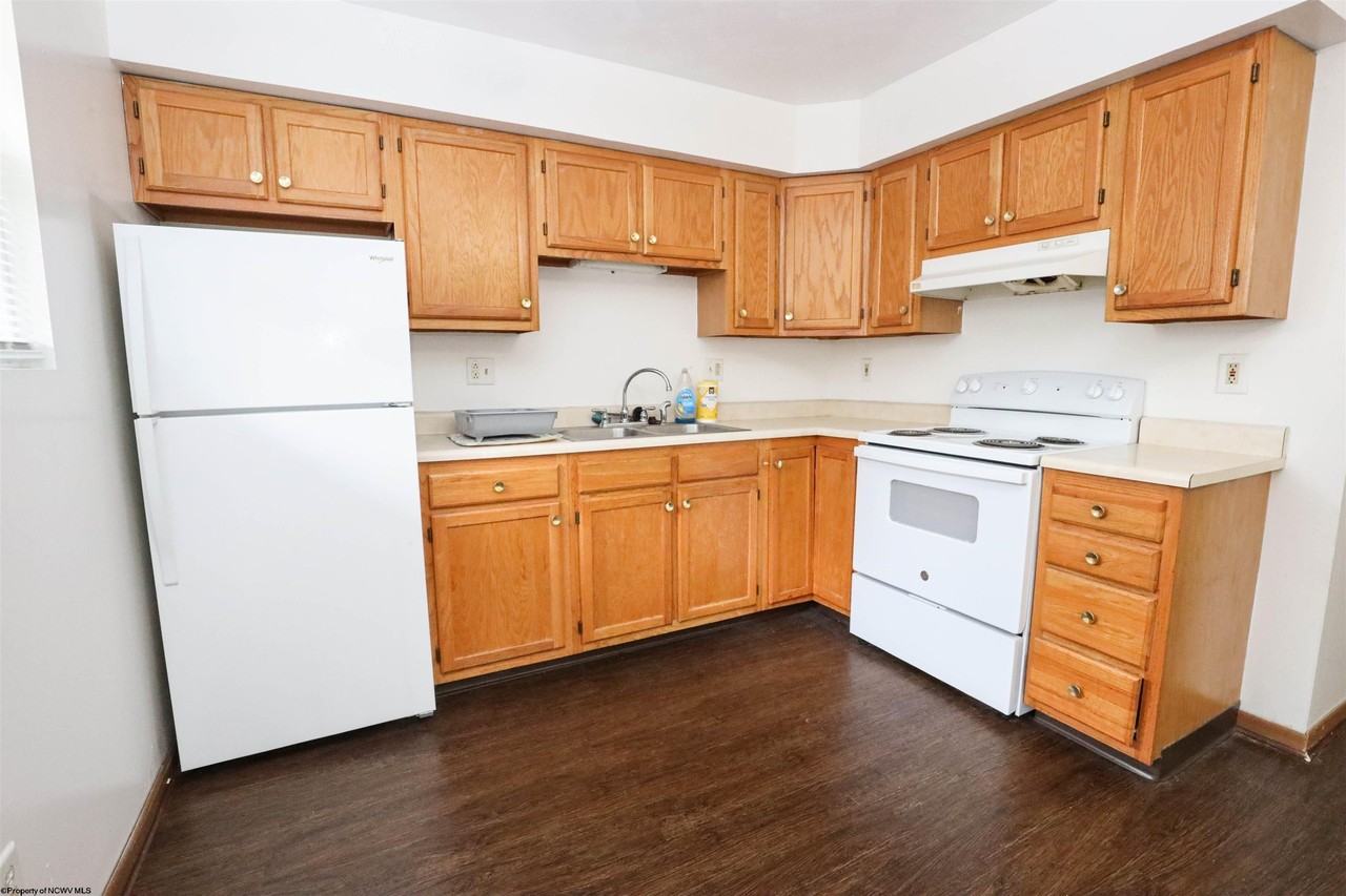 726 Beechurst Ave - Photo 7 of 21