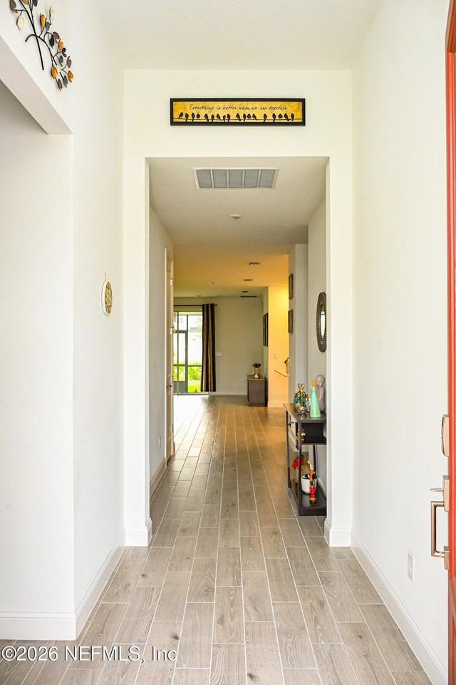 633 Superior Blvd - Photo 5 of 39