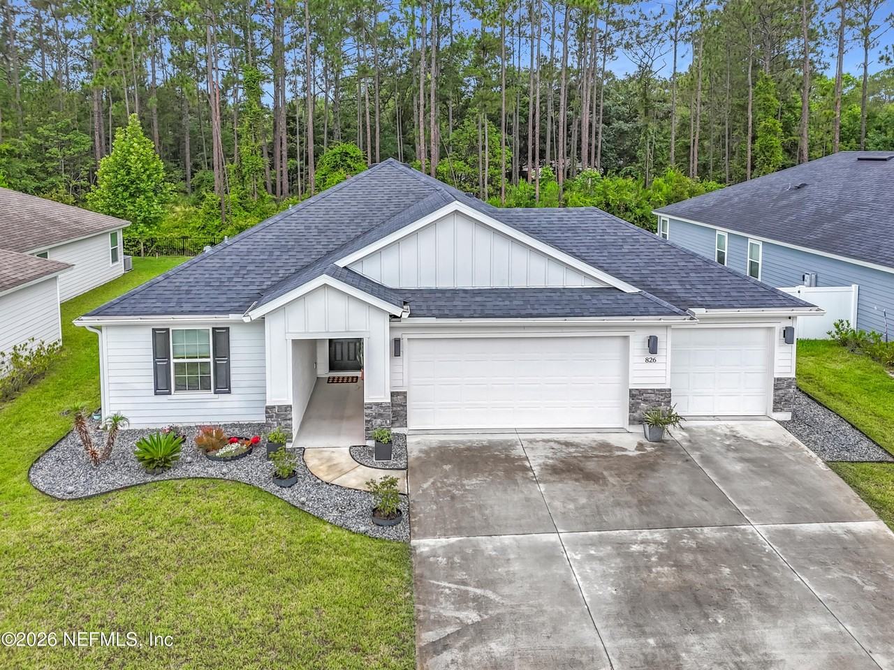 826 Flach Dr