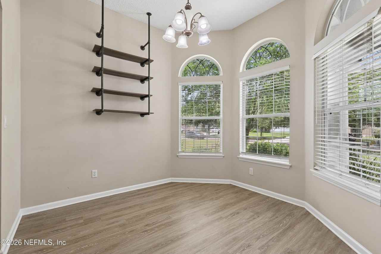 11242 Panther Creek Pkwy - Photo 6 of 35