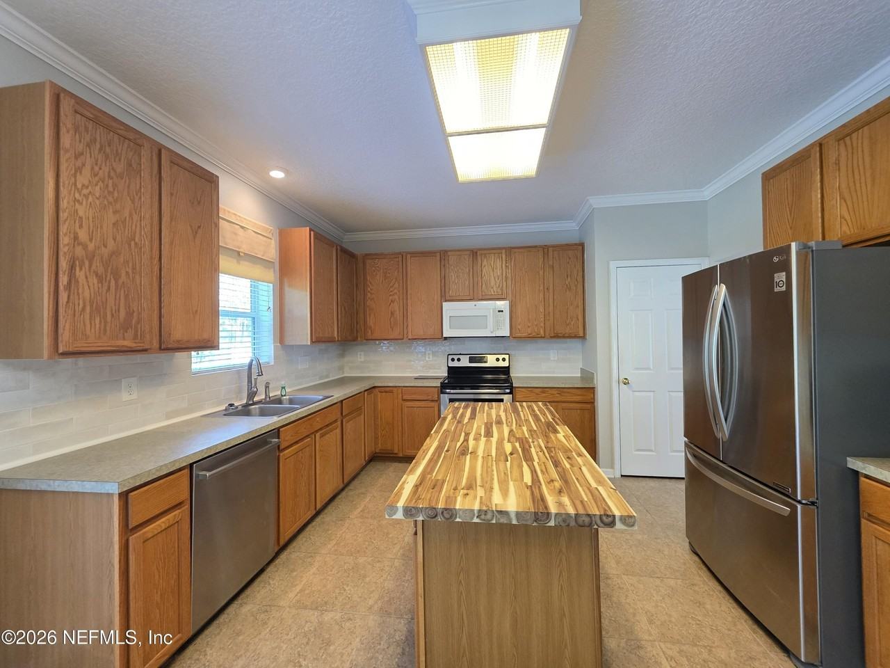 161 Flower Of Scotland Ave - Photo 3 of 17