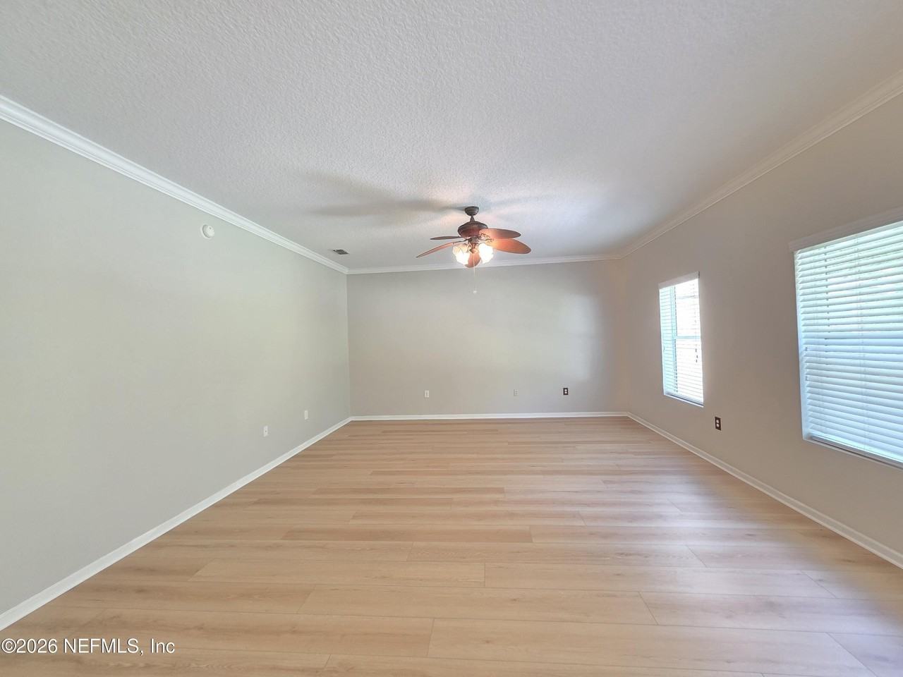 161 Flower Of Scotland Ave - Photo 6 of 17