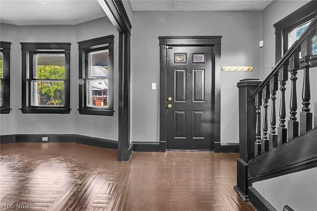2893 E 119th St - Photo 3 of 23