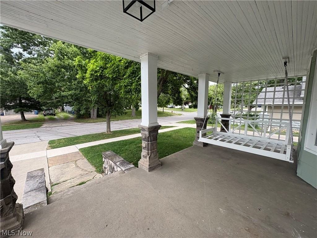 5821 South St - Photo 2 of 28