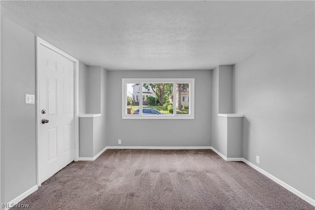 5606 Theota Ave - Photo 4 of 28
