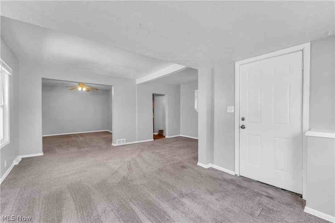 5606 Theota Ave - Photo 5 of 28