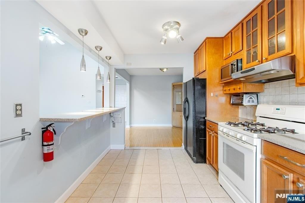 33 Green Valley Ct - Photo 2 of 20