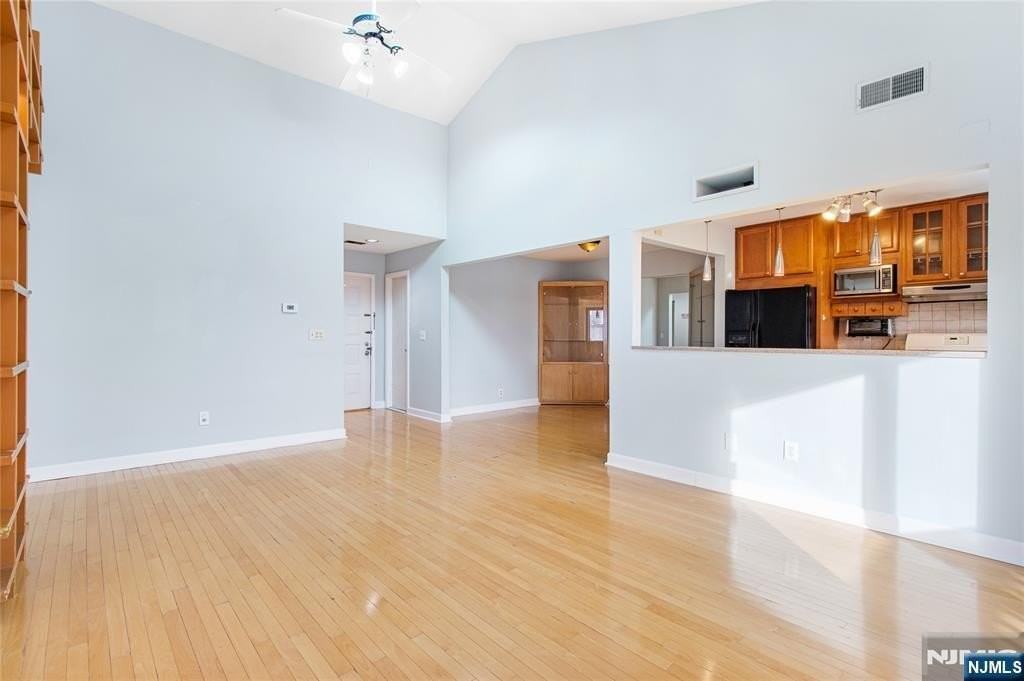 33 Green Valley Ct - Photo 7 of 20