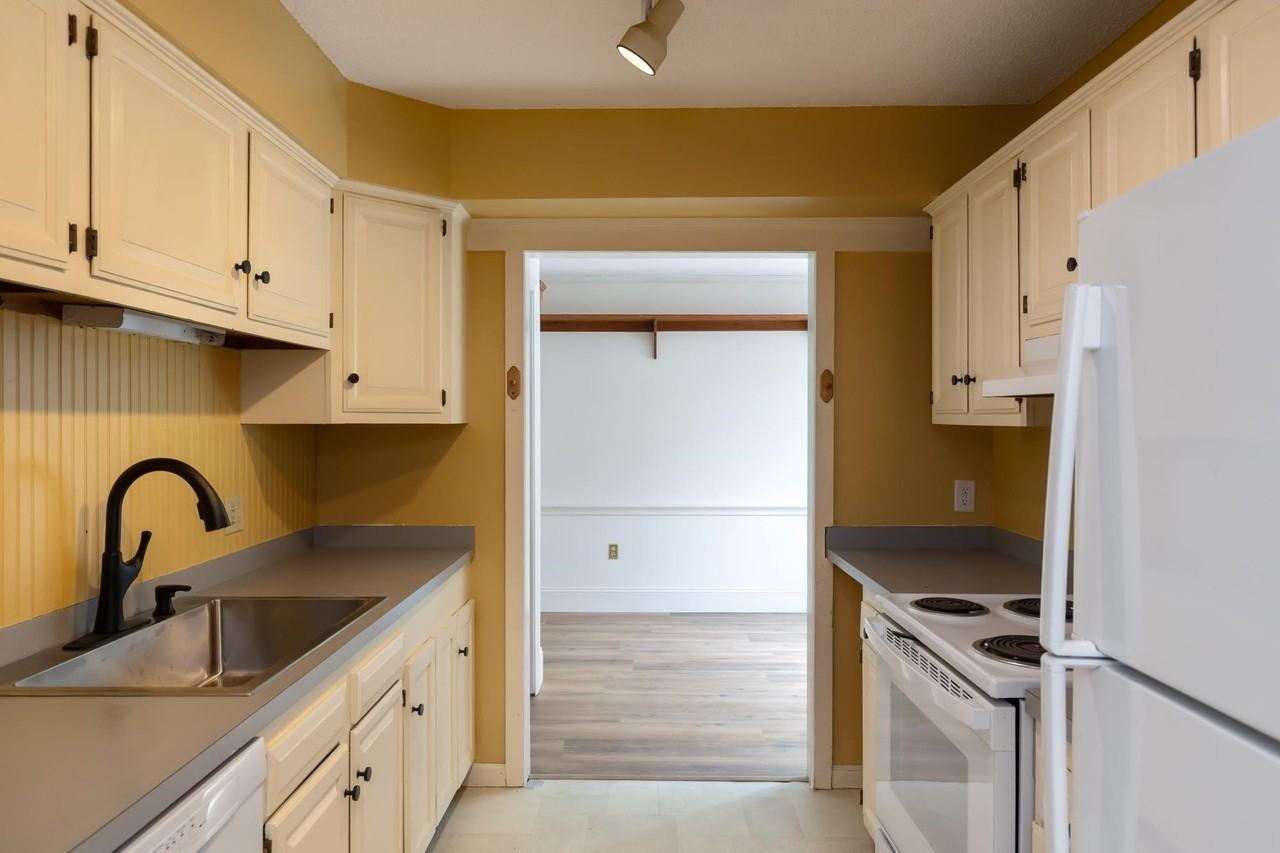 12 Brickyard Rd #12 - Photo 5 of 33