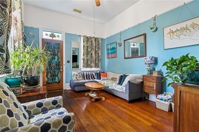 712 Harmony St - Photo 2 of 13