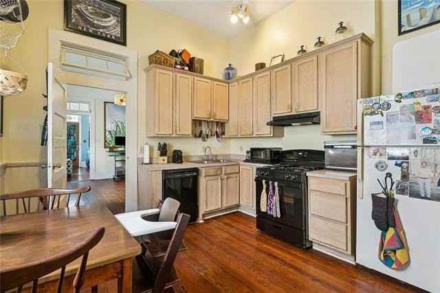 712 Harmony St - Photo 5 of 13